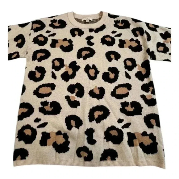 Skies Are Blue Women's Cheetah Print Sweater SIZE-SMALL - Picture 3 of 7